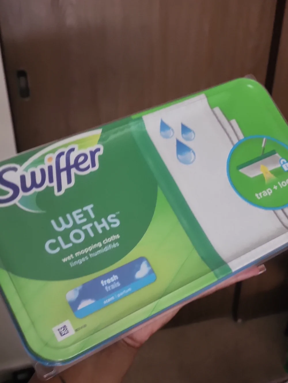 Swiffer Wet Cloths - Bright Green Packaging - Picture 1 of 1